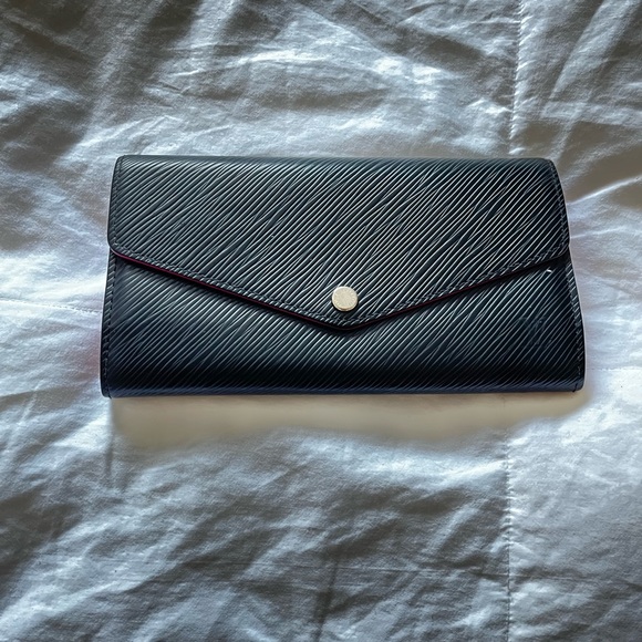 Louis Vuitton Epi Portefeuille Sarah Wallet - Picture 1 of 3